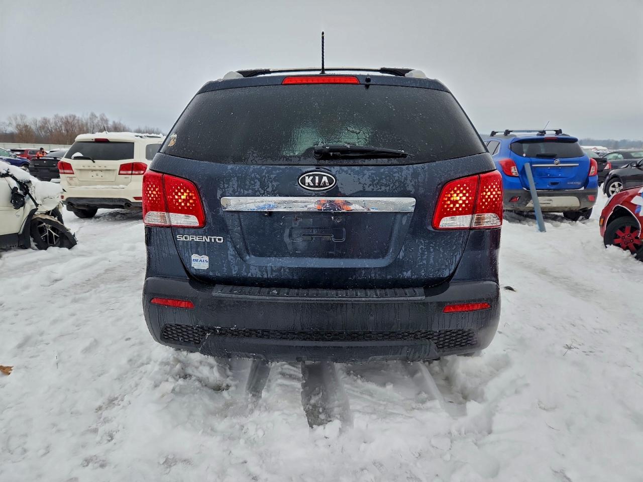 Kia Sorento Base Image 5