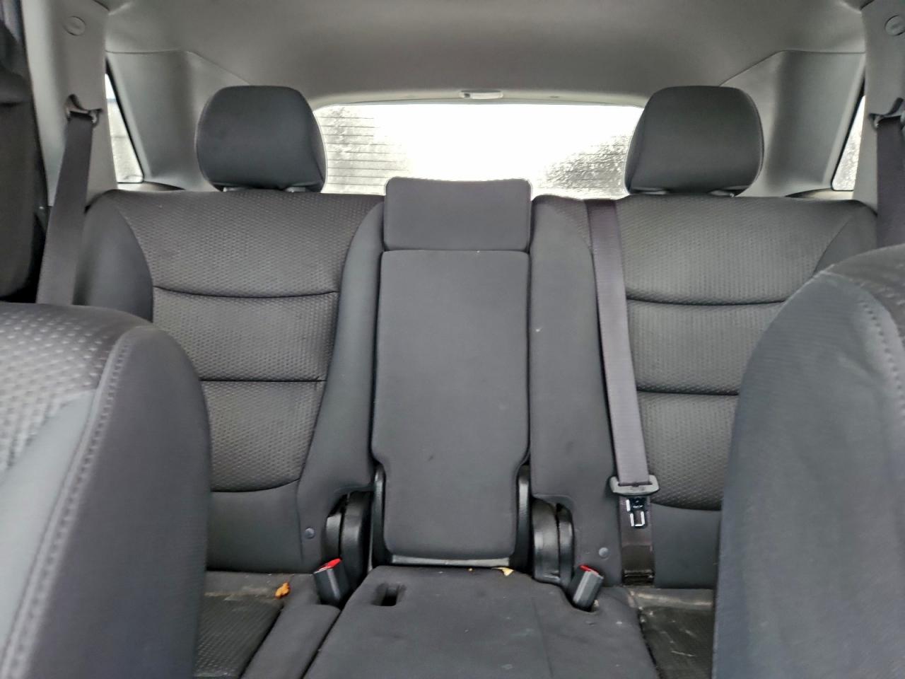 Kia Sorento Base Image 9
