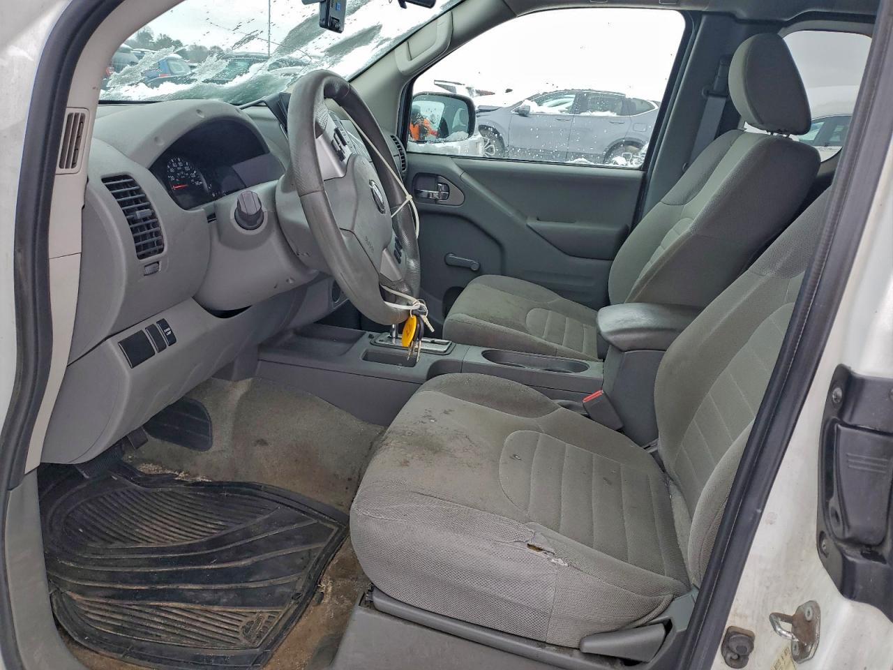 Nissan Frontier S Image 4