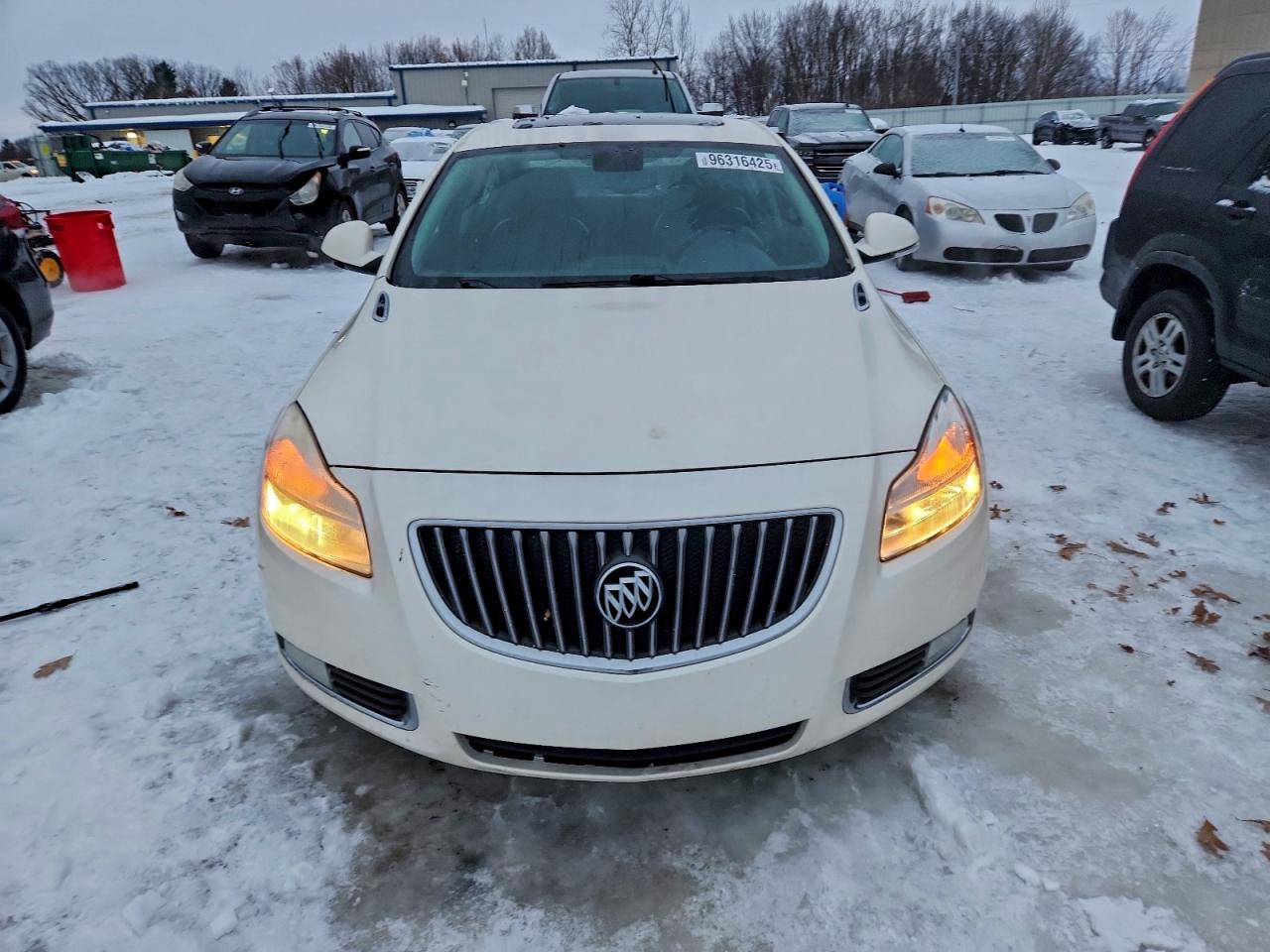 Buick Regal Premium Image 8