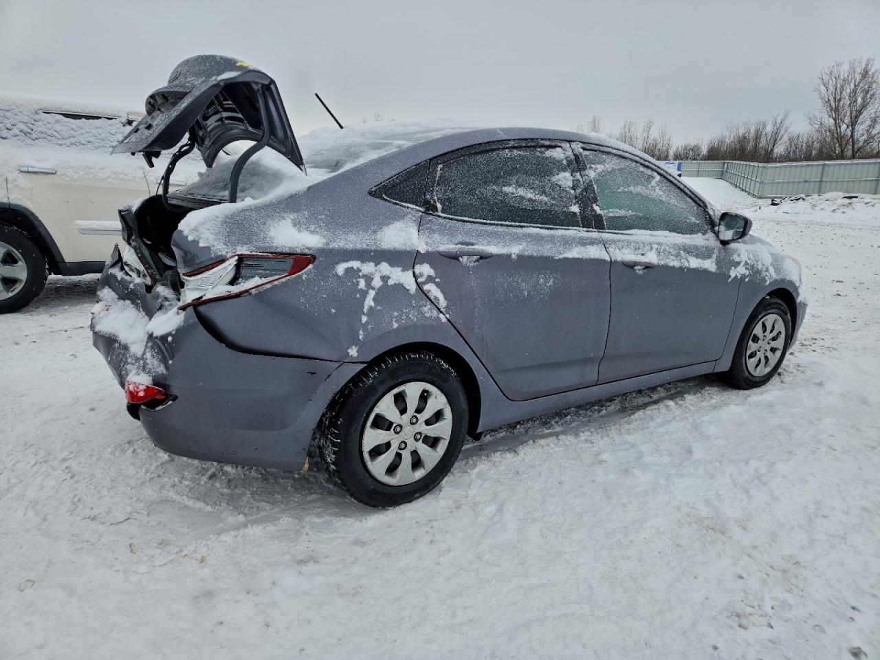 Hyundai ACCENT Se Image 2