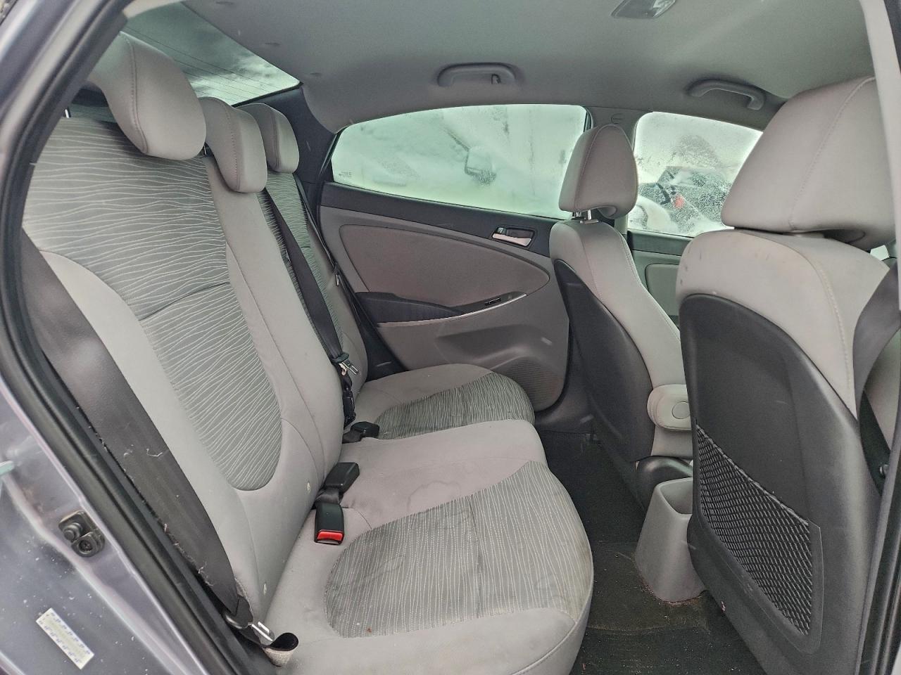 Hyundai ACCENT Se Image 4