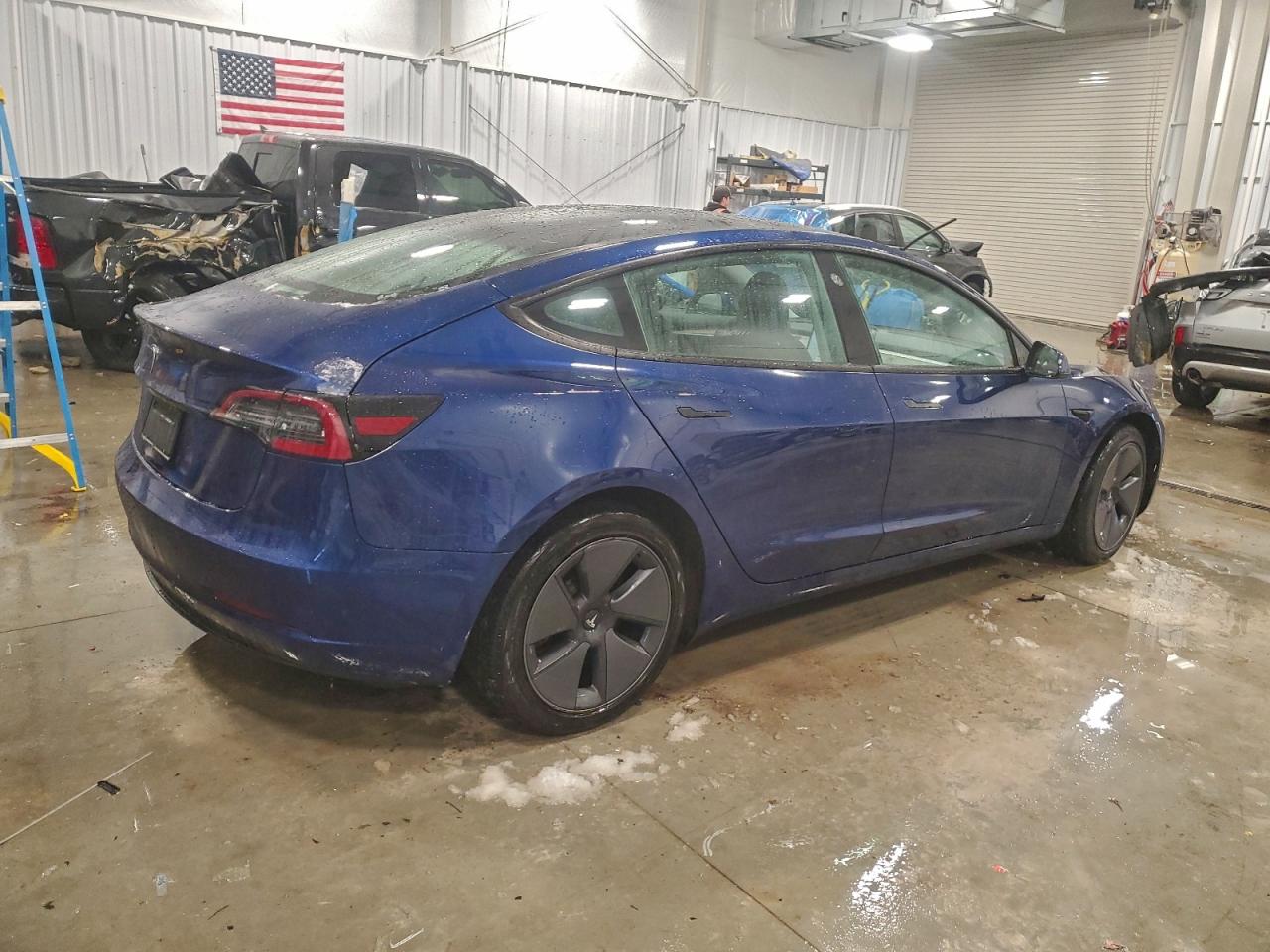 Tesla Model 3 Image 4