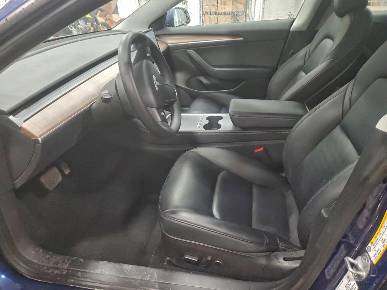 Tesla Model 3 Image 7