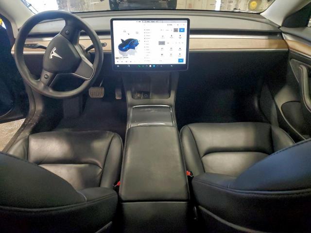 Tesla Model 3 Image 5