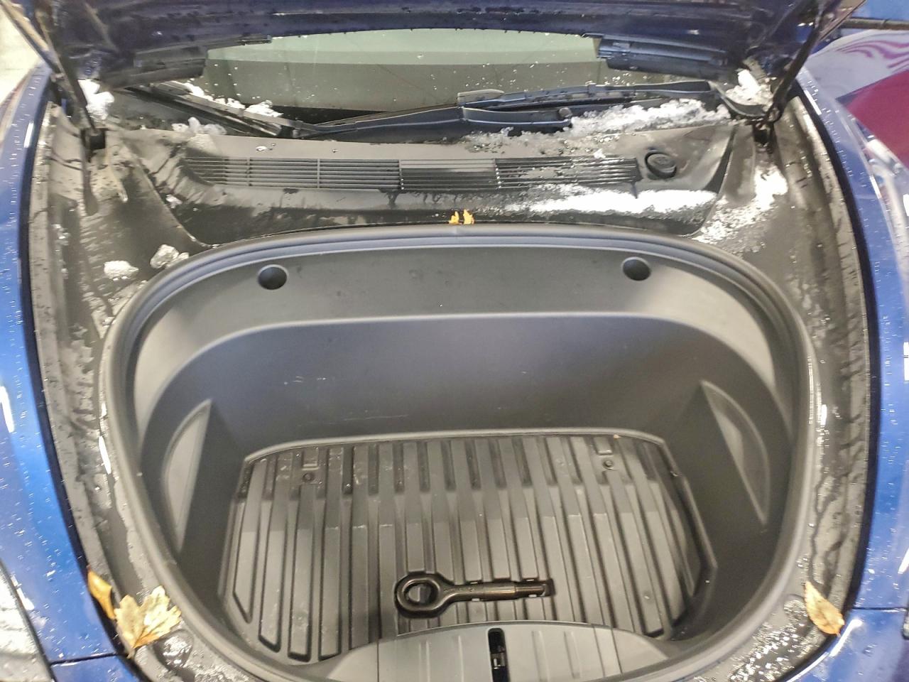 Tesla Model 3 Image 11