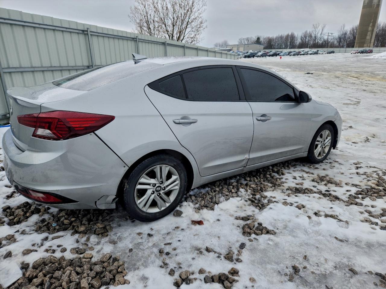 Hyundai ELANTRA Sel Image 9