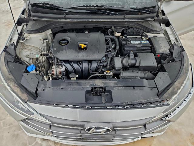 Hyundai ELANTRA Sel Image 2