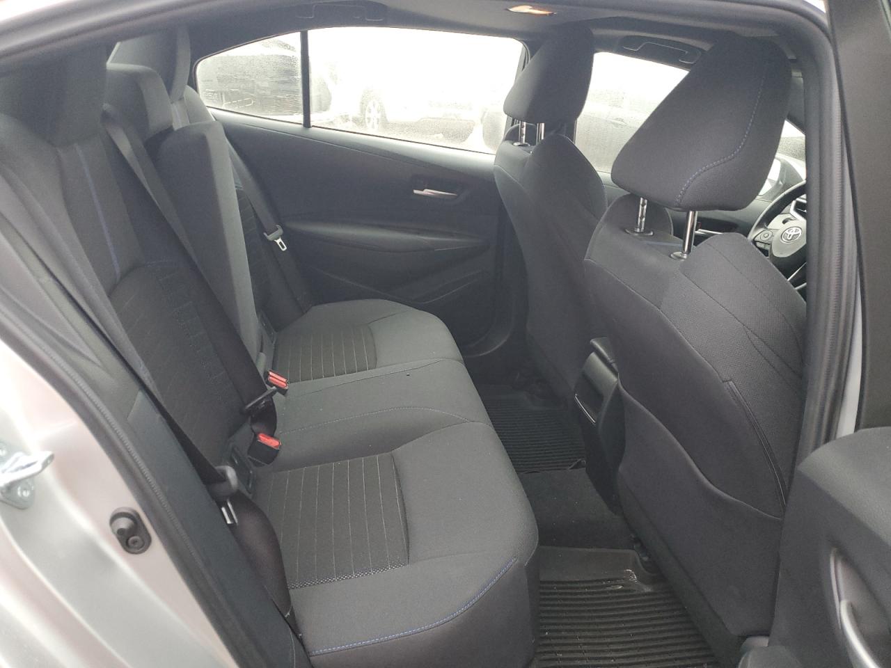 Toyota Corolla Se Image 8