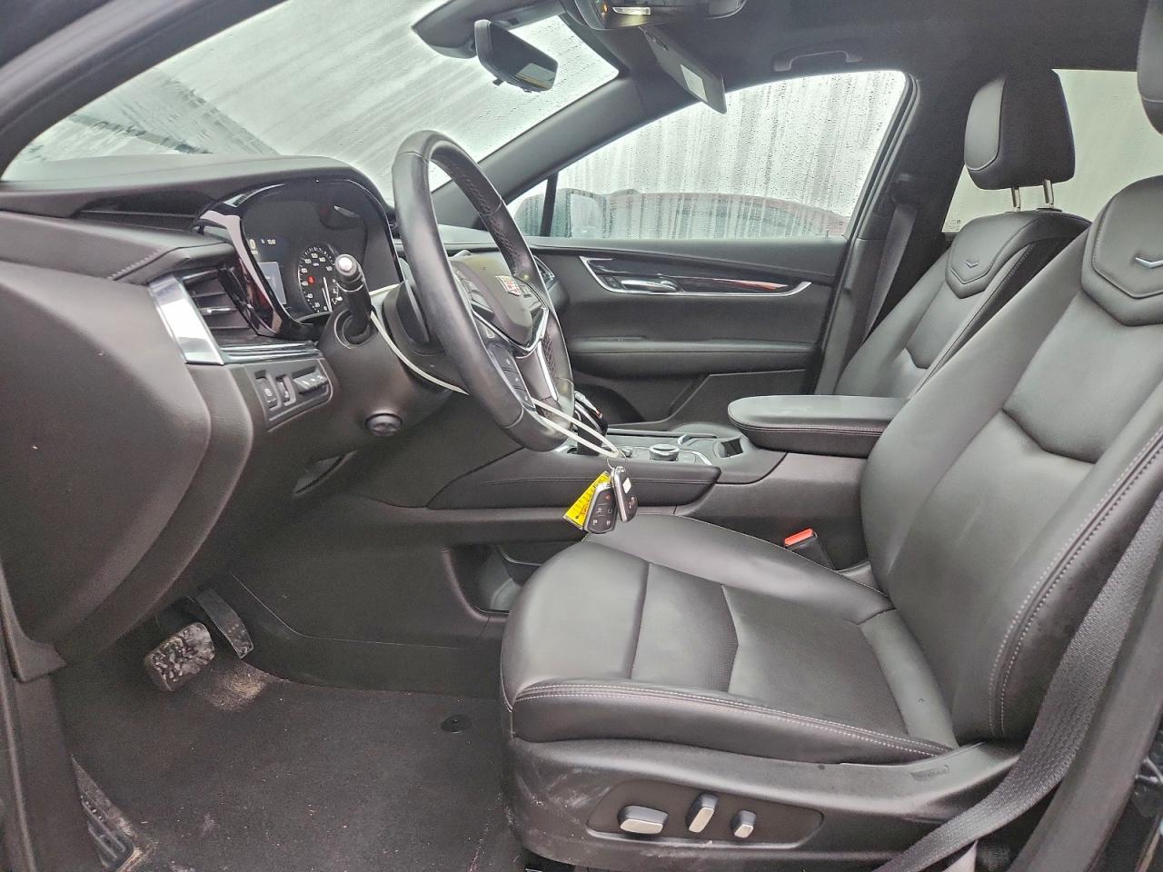 Cadillac XT5 Premium Luxury Image 2