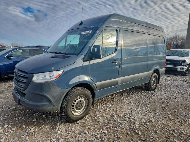  Salvage Mercedes-Benz Sprinter