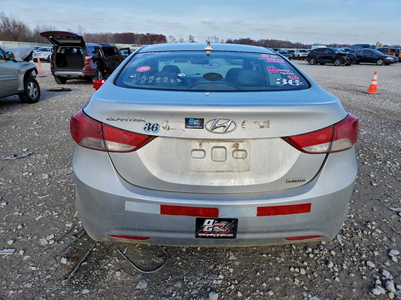 Hyundai ELANTRA Gls Image 11