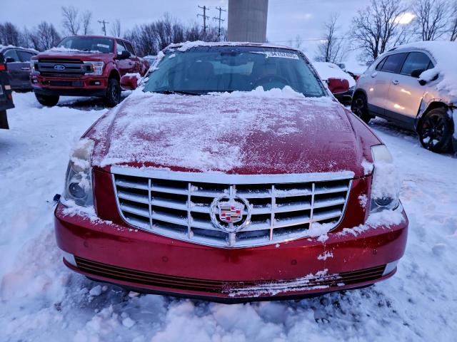 Cadillac DTS Image 4