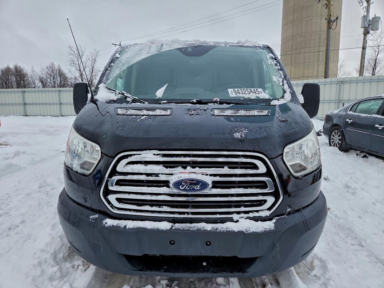 Ford Transit T-150 Image 3