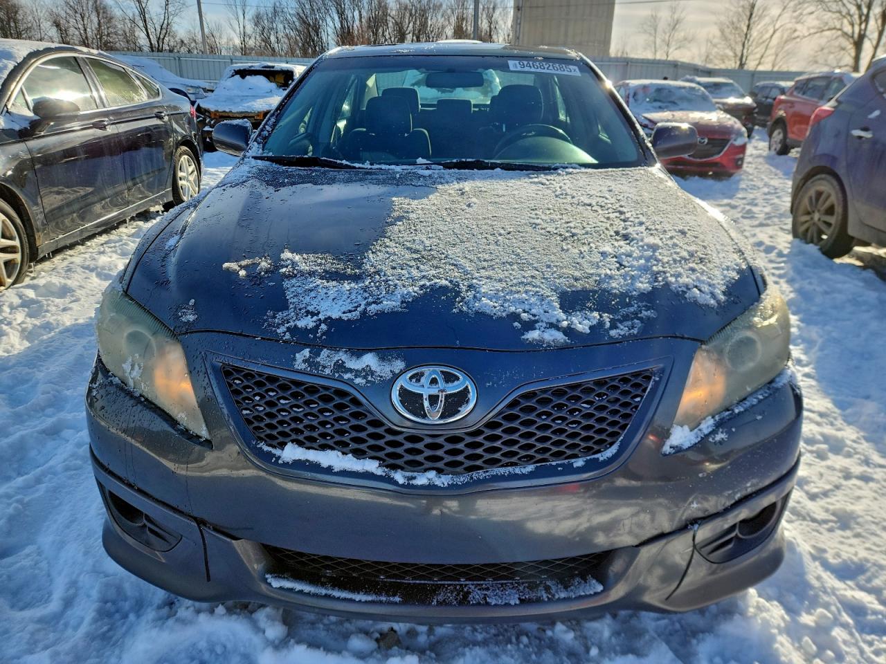 Toyota Camry Base Image 3