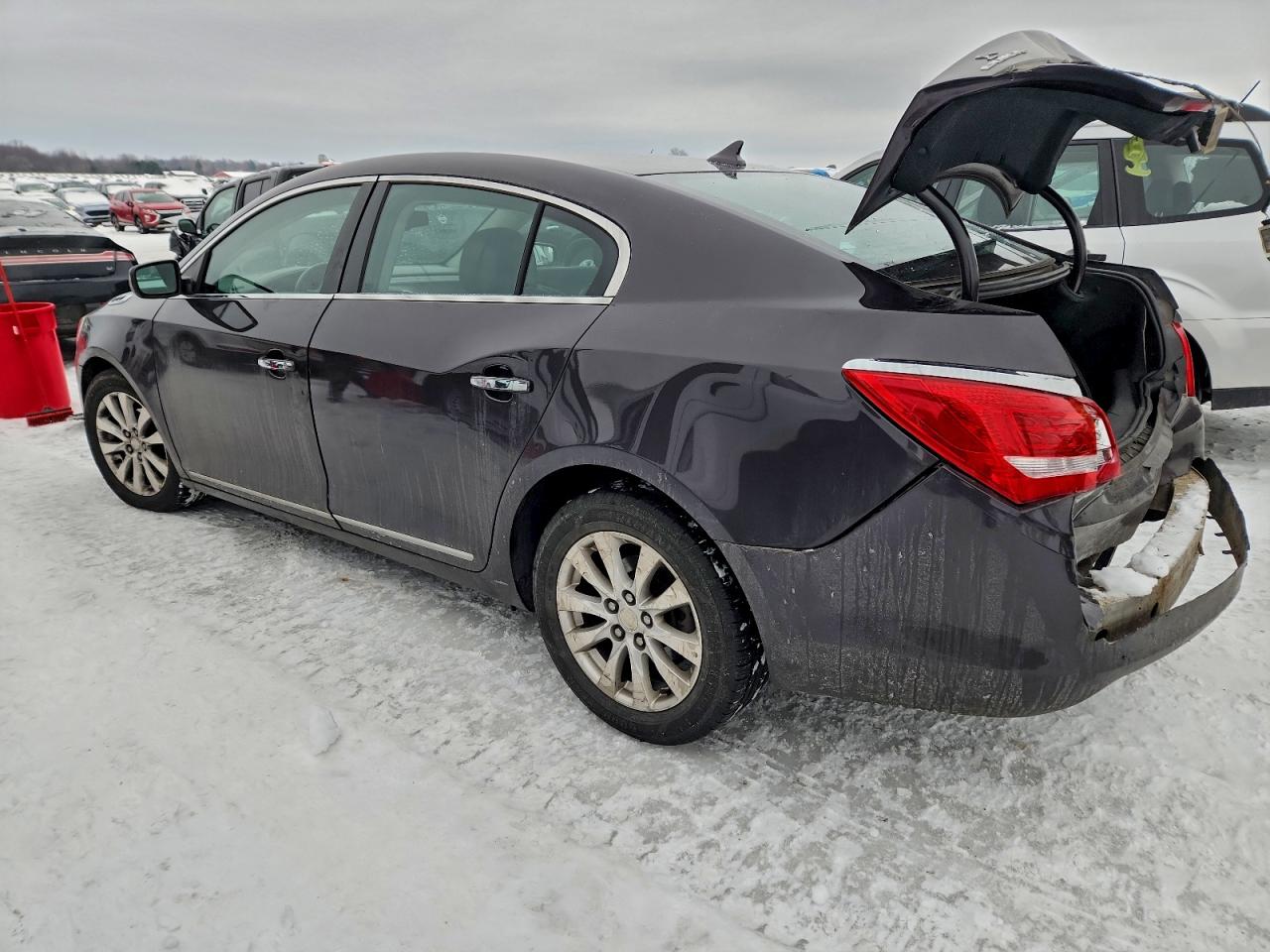 Buick LaCrosse Image 5