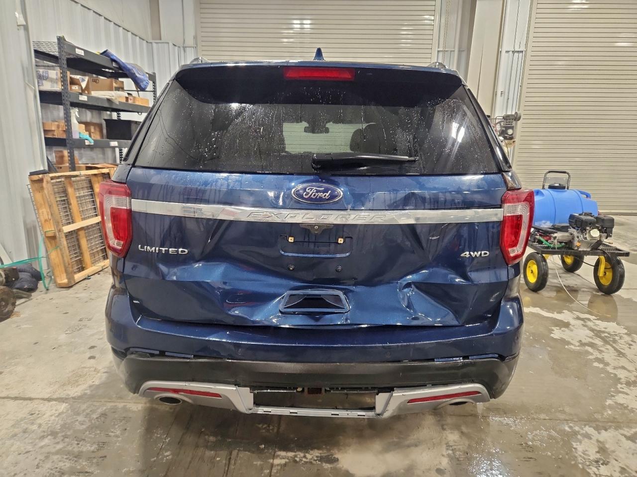 Ford Explorer Limited Image 6