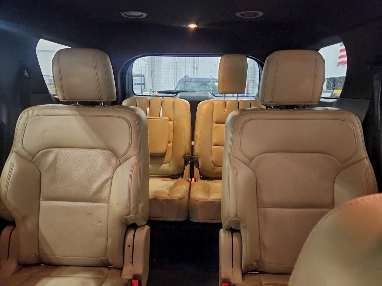 Ford Explorer Limited Image 7