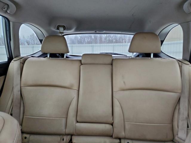 Subaru Outback 2.5i Limited Image 10