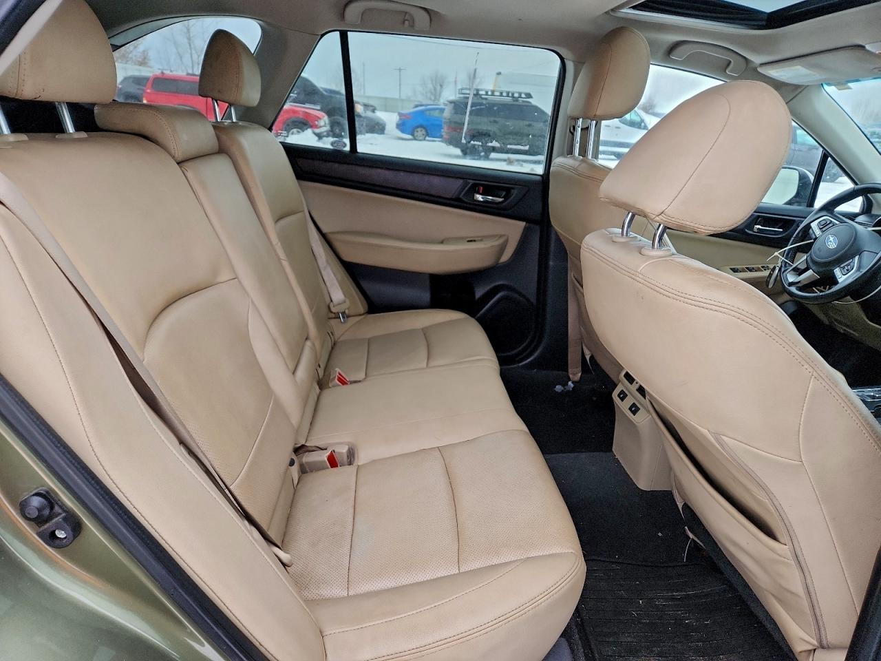 Subaru Outback 2.5i Limited Image 11