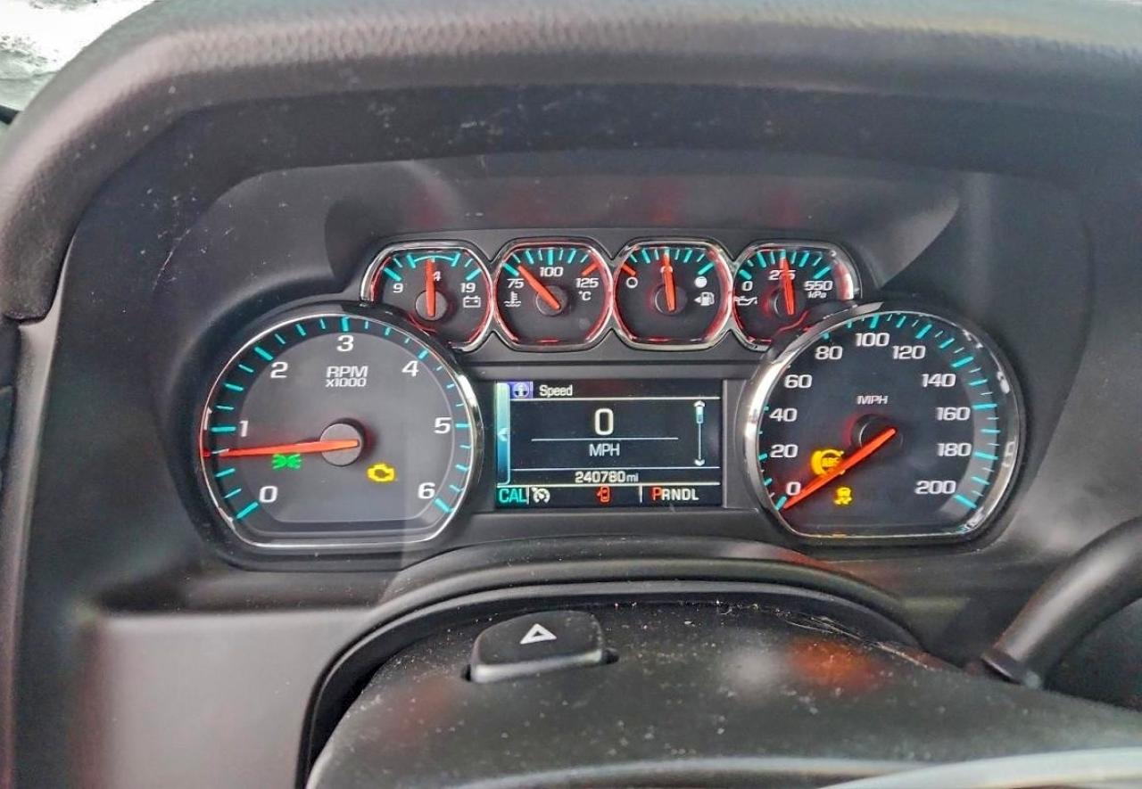 Chevrolet Suburban K1500 Ls Image 13