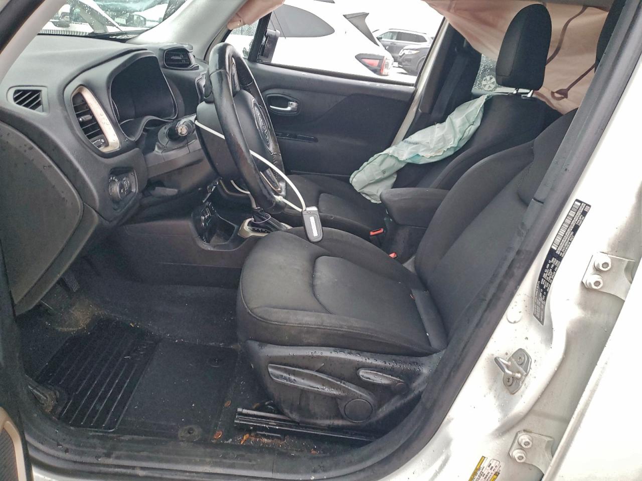 Jeep Renegade Latitude Image 4