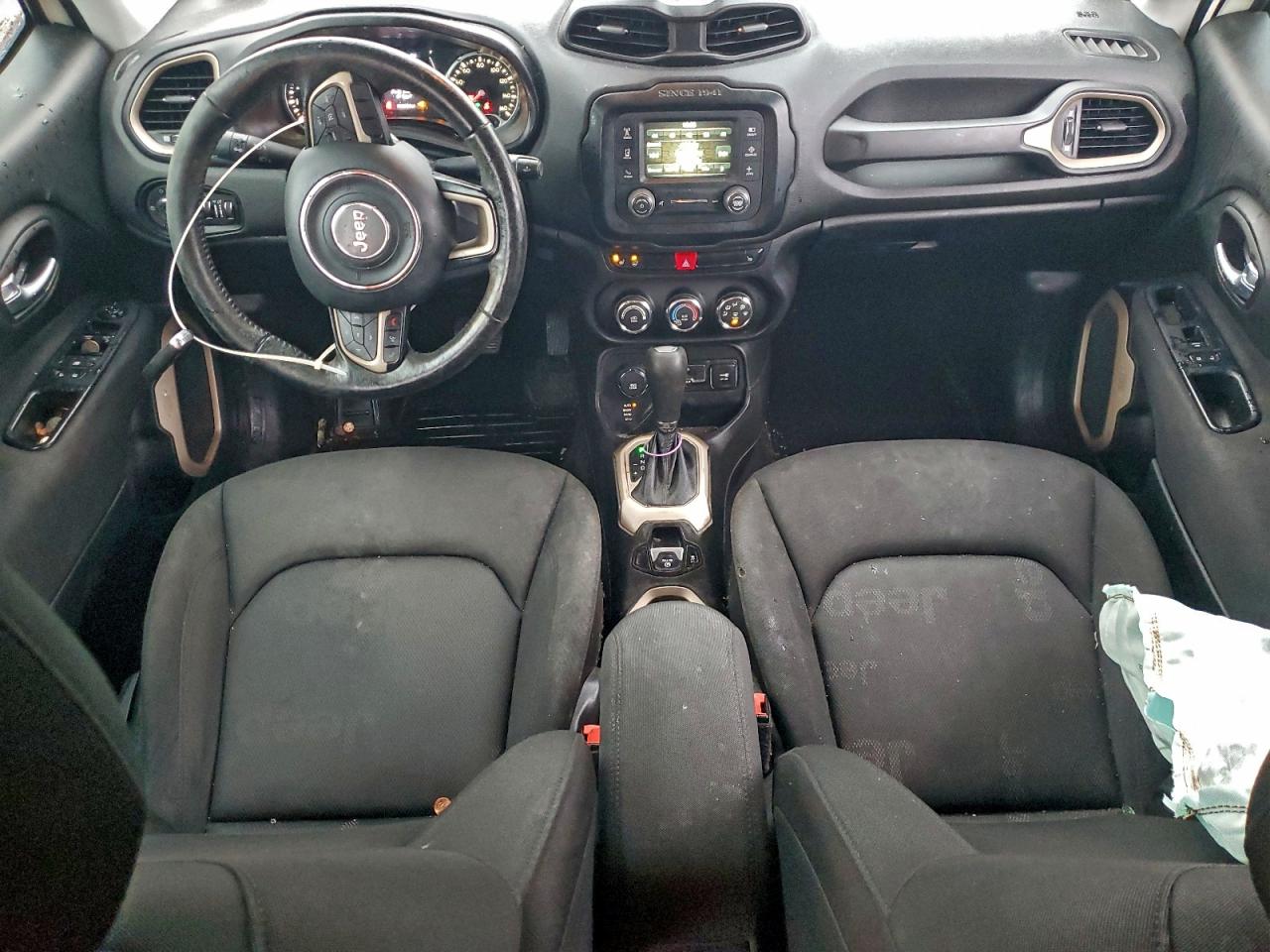 Jeep Renegade Latitude Image 2