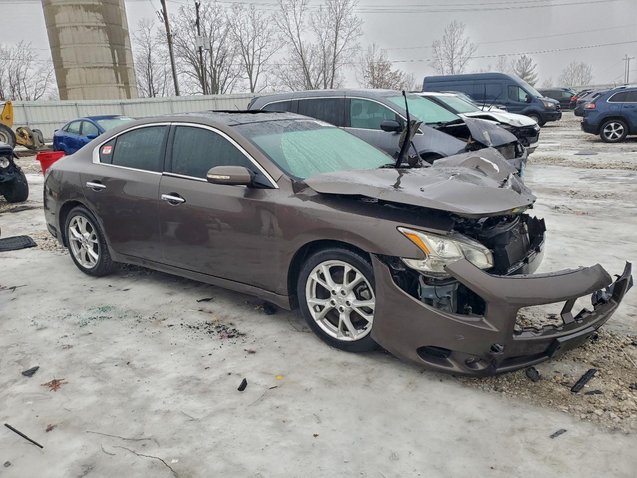 Nissan Maxima S Image 2