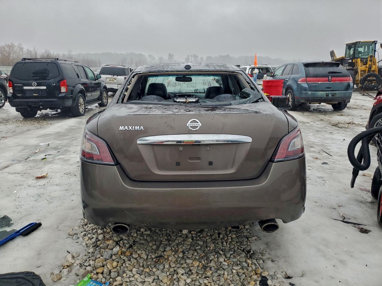 Nissan Maxima S Image 12