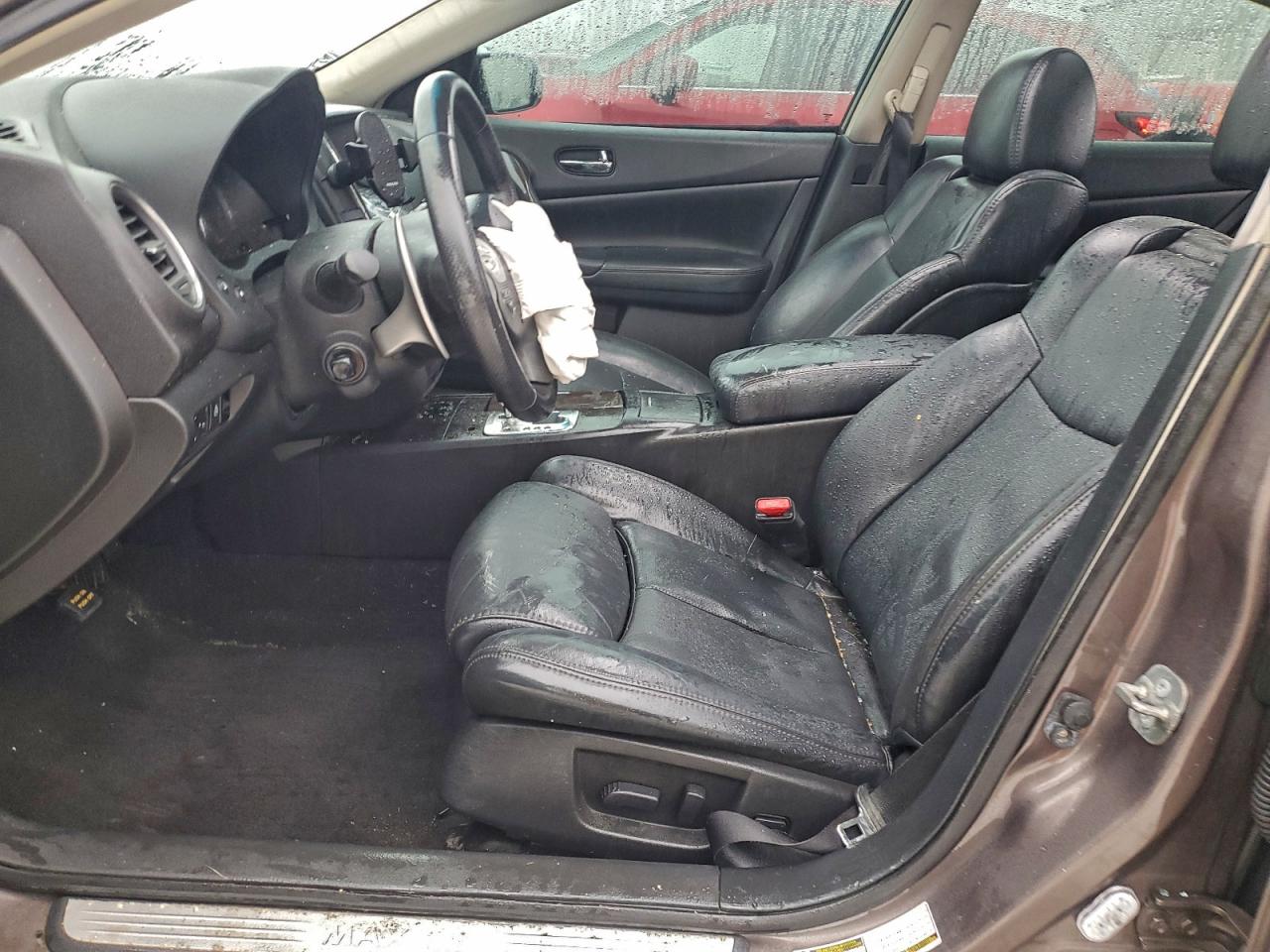 Nissan Maxima S Image 6