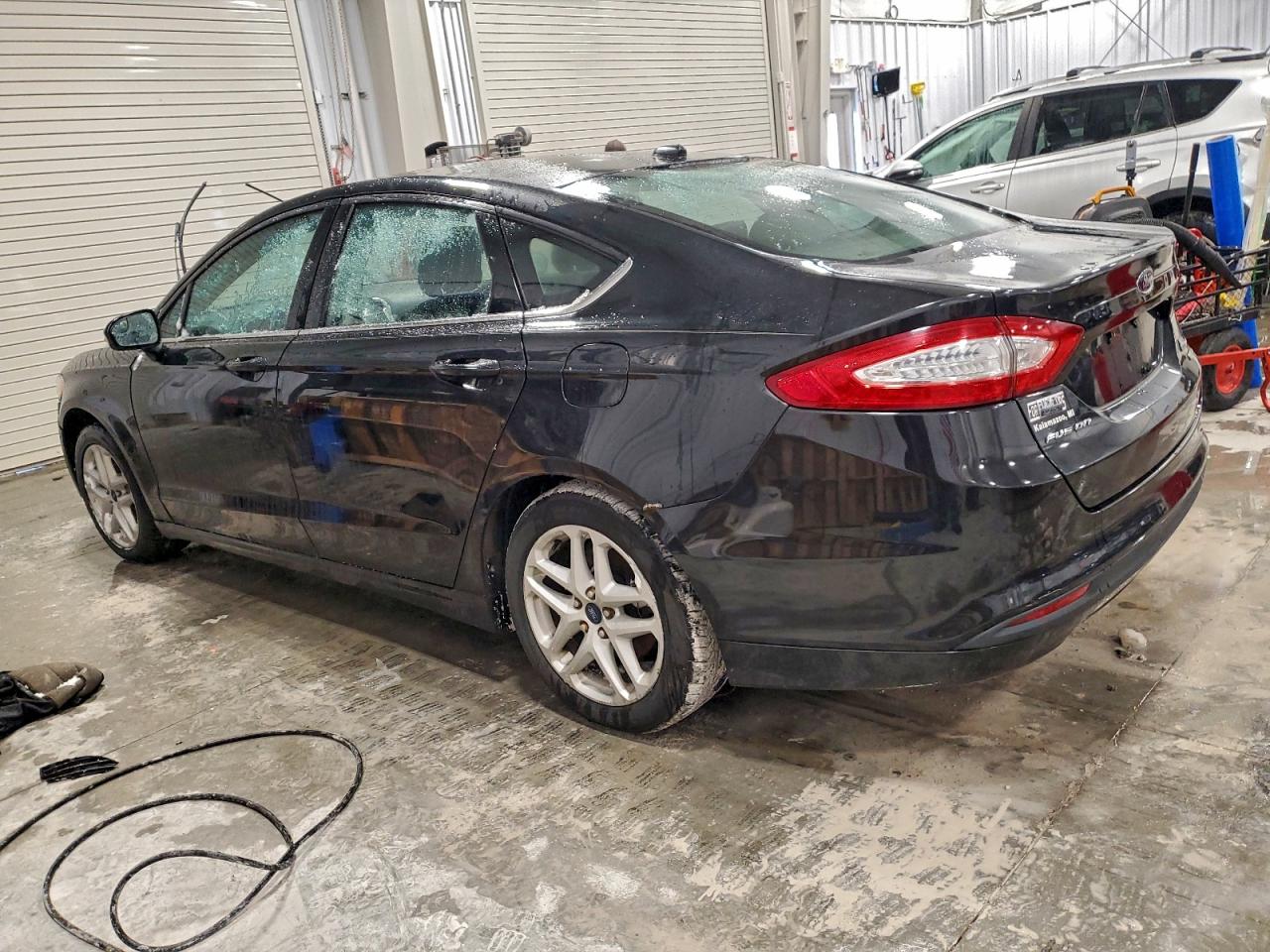 Ford Fusion Se Image 4