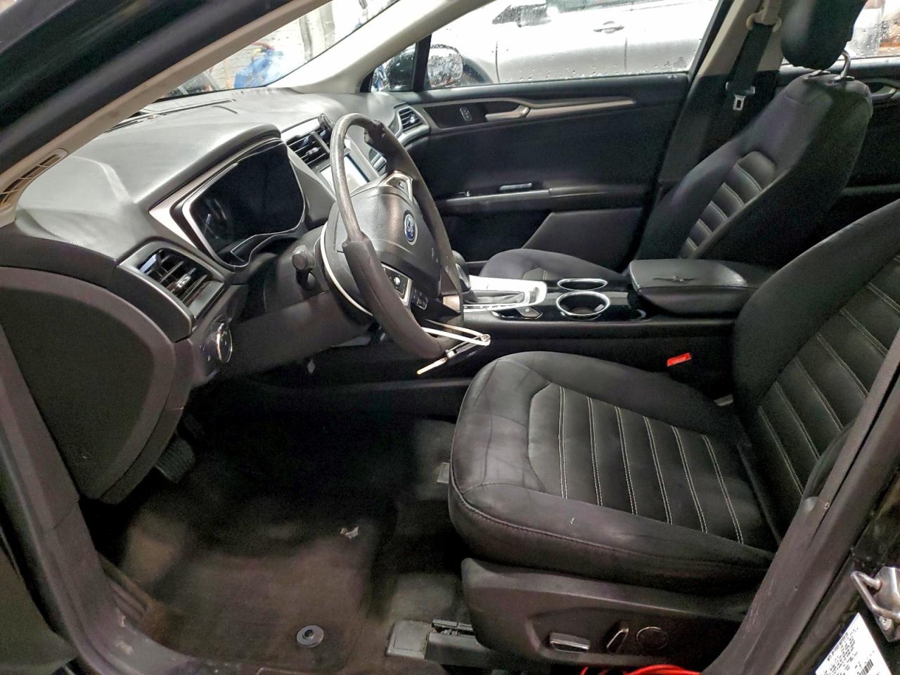 Ford Fusion Se Image 6