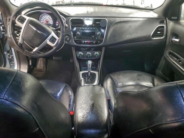 Chrysler 200 Limited Image 7