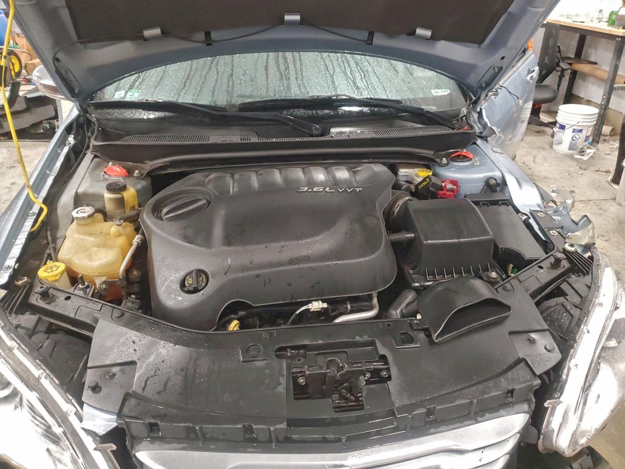 Chrysler 200 Limited Image 4