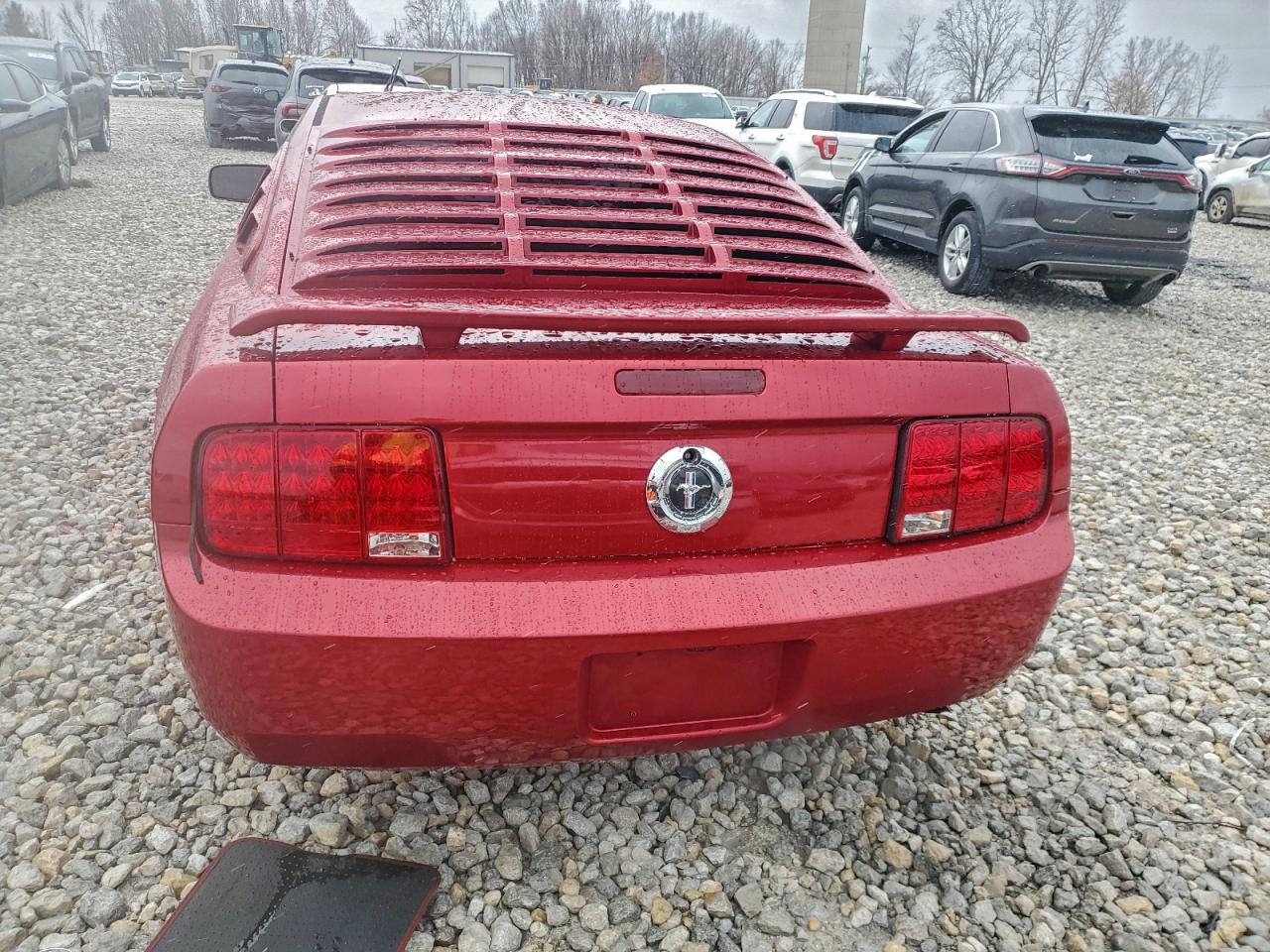 Ford Mustang Image 9