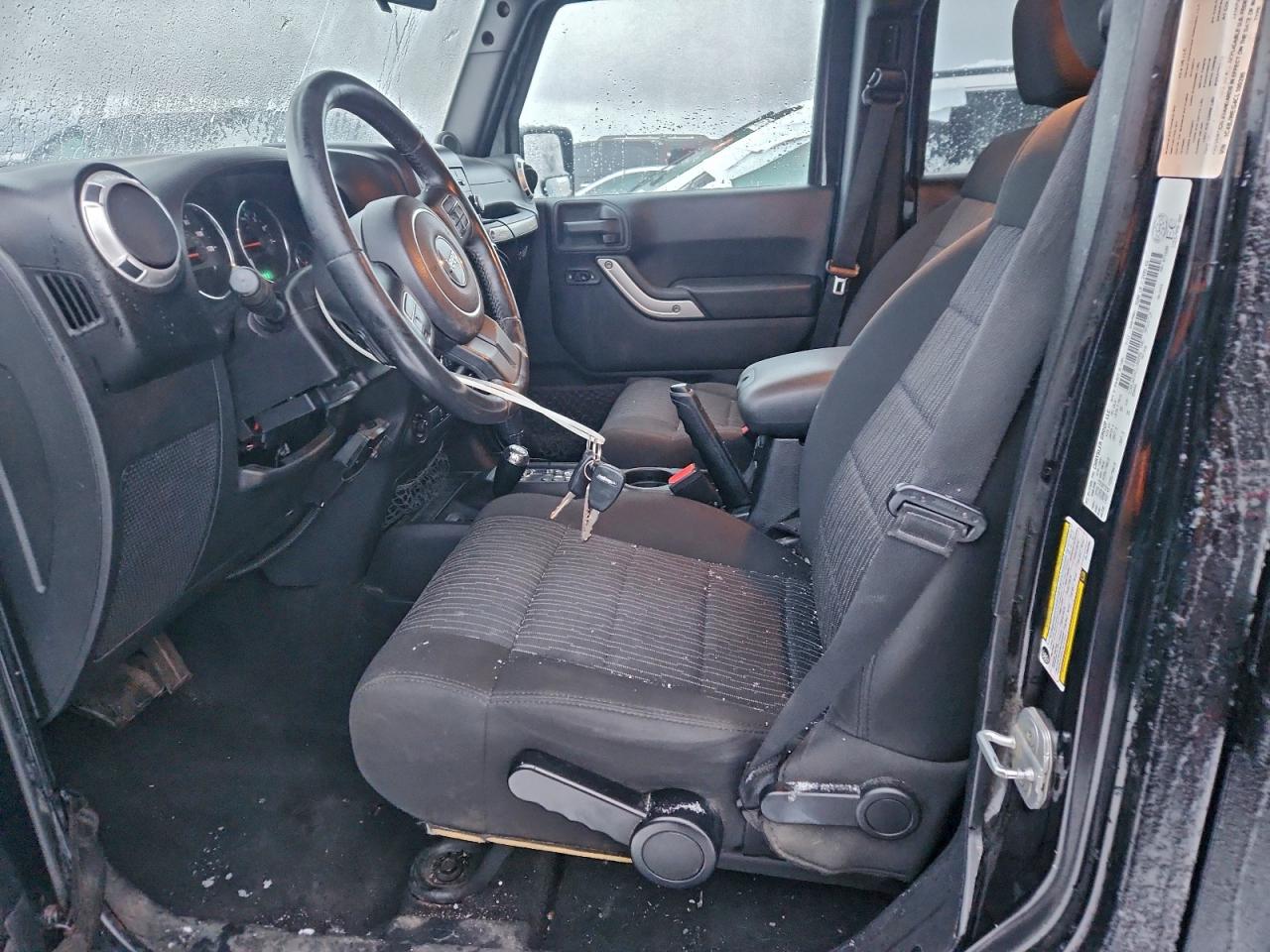 Jeep Wrangler Sahara Image 9