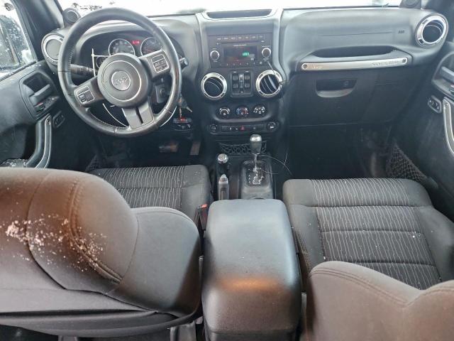 Jeep Wrangler Sahara Image 4