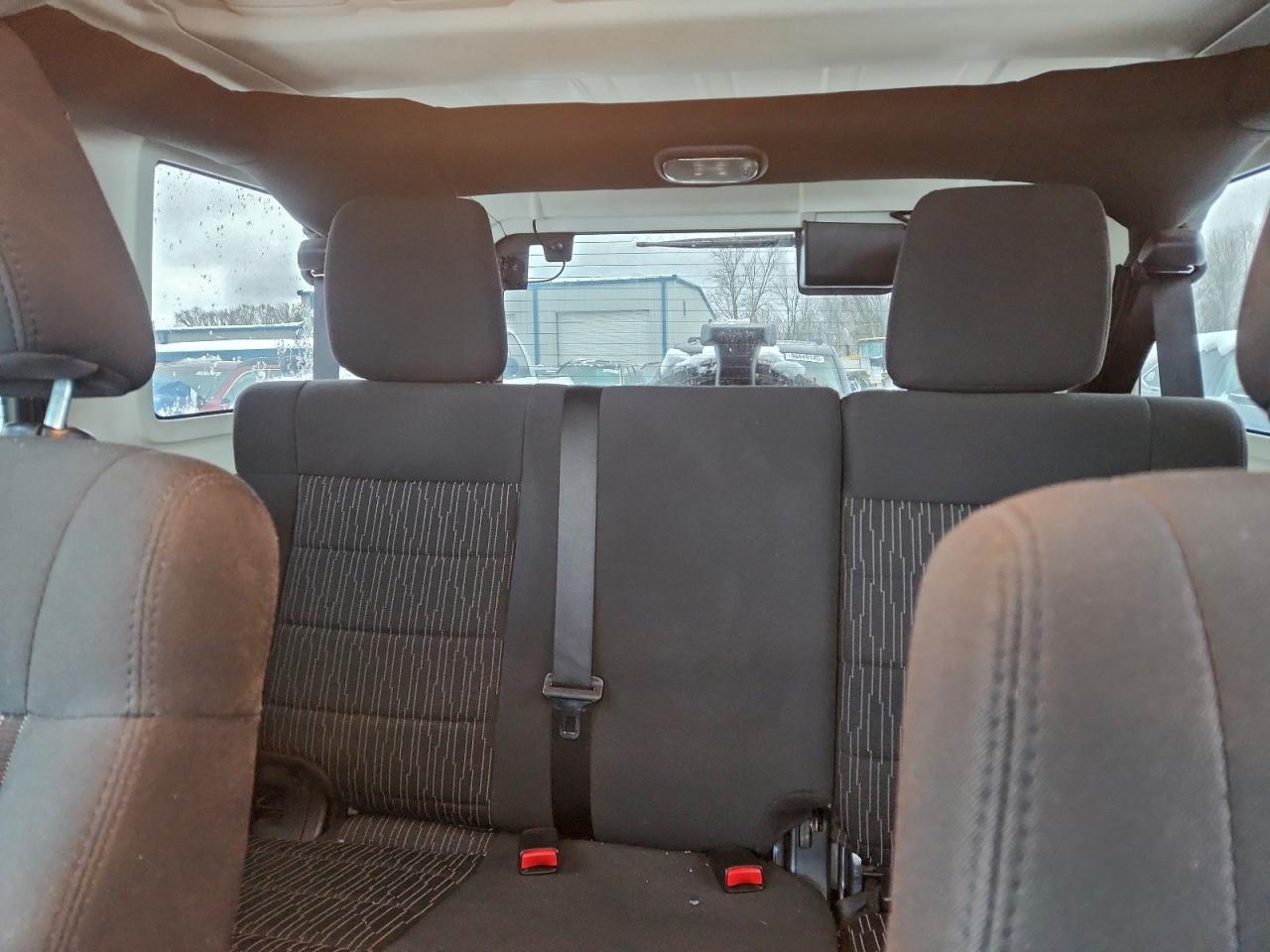 Jeep Wrangler Sahara Image 11