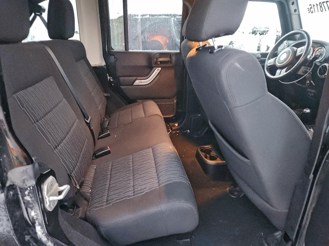 Jeep Wrangler Sahara Image 13