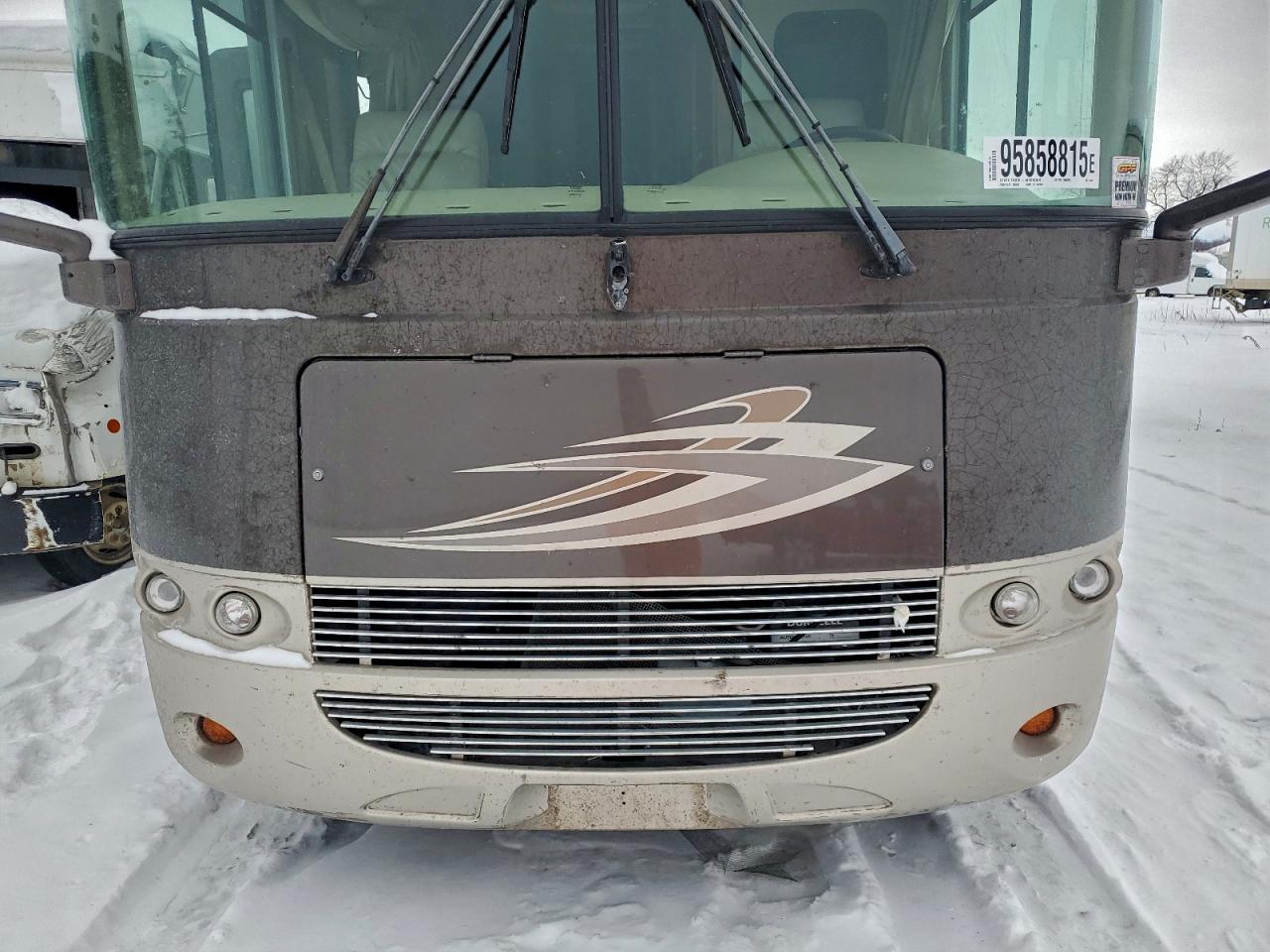 R-Vision Trail-aire W22 Image 4