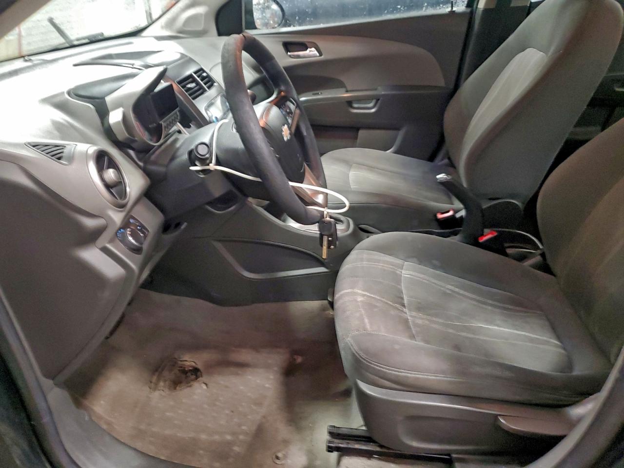 Chevrolet Sonic Lt Image 11