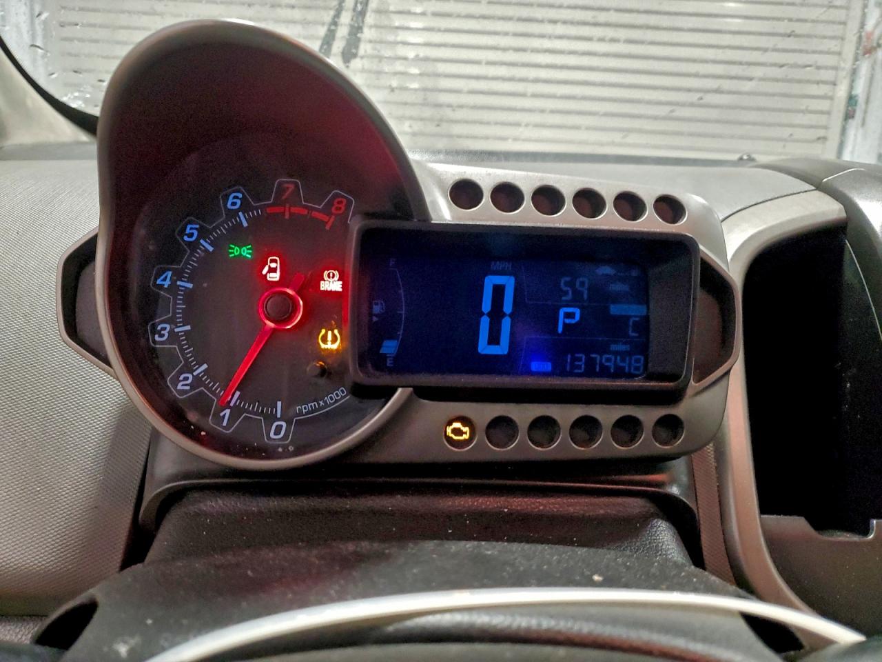 Chevrolet Sonic Lt Image 3