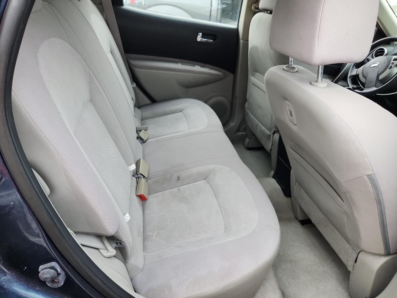 Nissan Rogue S Image 6