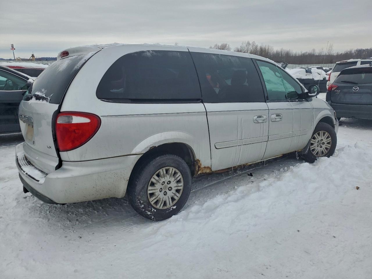 Chrysler Minivan Lx Image 2