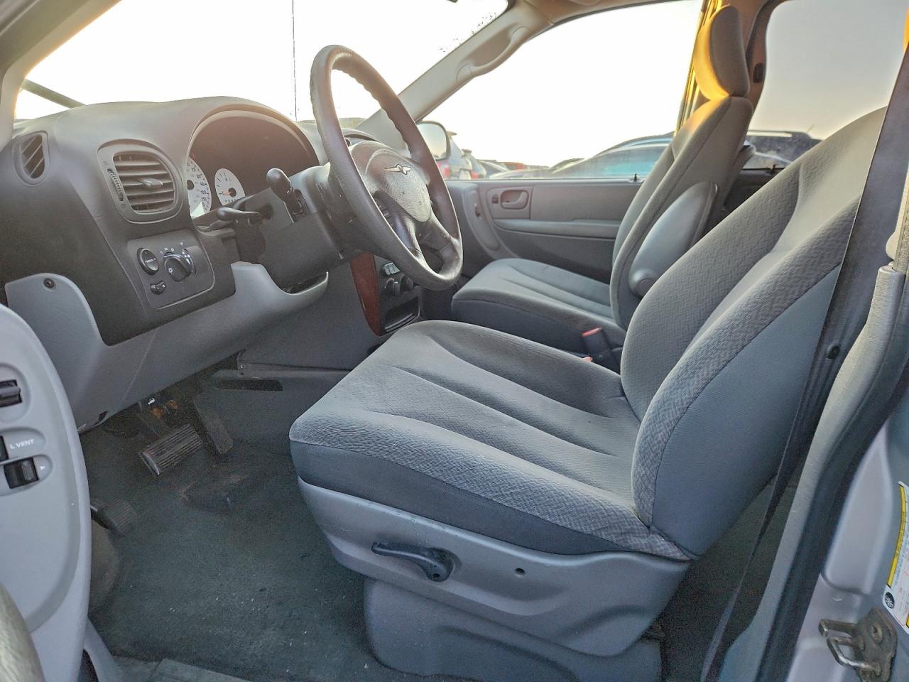 Chrysler Minivan Lx Image 5