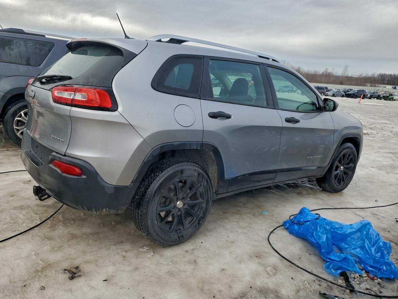 Jeep Grand Cherokee Sport Image 2