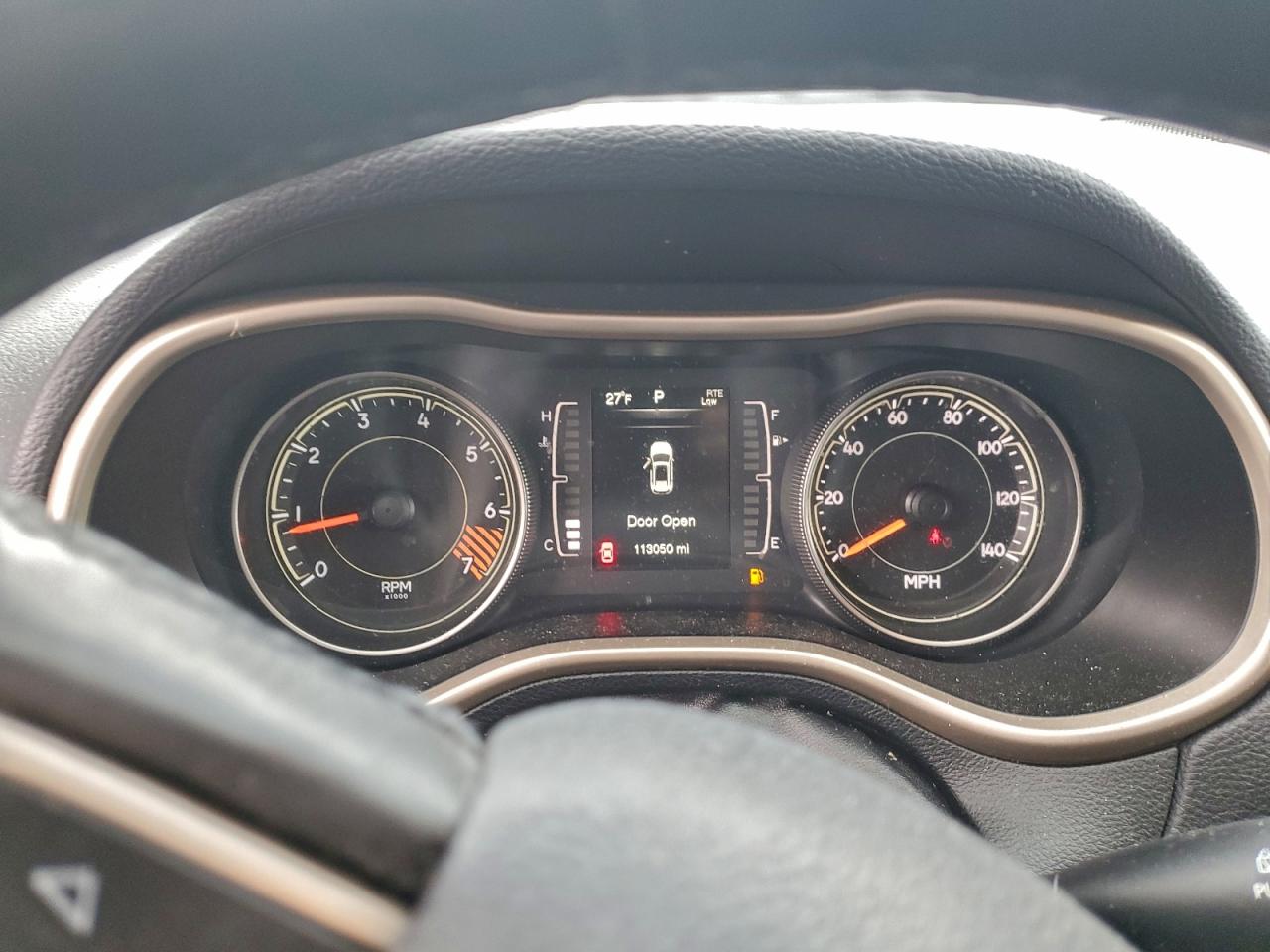 Jeep Grand Cherokee Sport Image 11