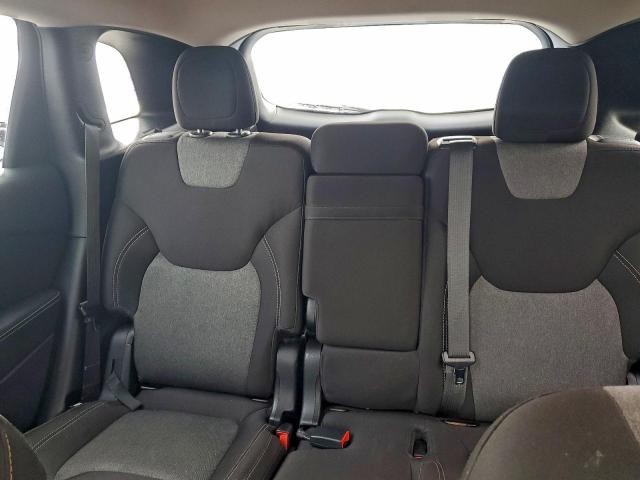 Jeep Grand Cherokee Sport Image 9