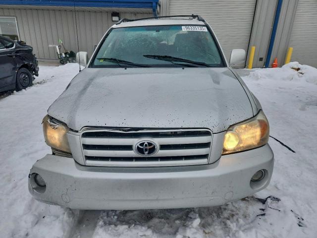 Toyota Highlander Sport Image 4