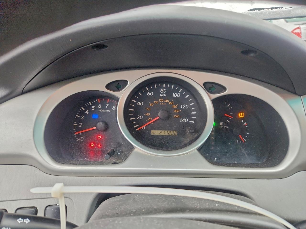 Toyota Highlander Sport Image 3